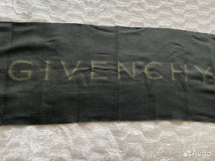 Шарф Givenchy новый из шерсти (оригинал)