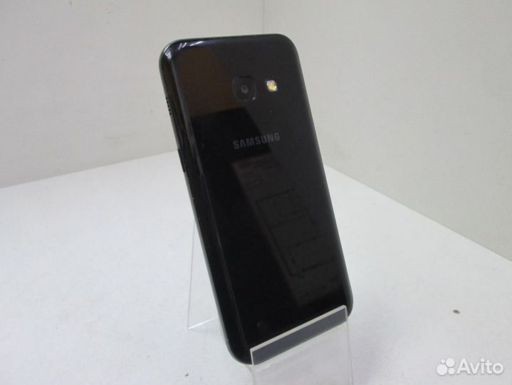 Samsung Galaxy A3 (2017) SM-A320F Single Sim, 2/16 ГБ