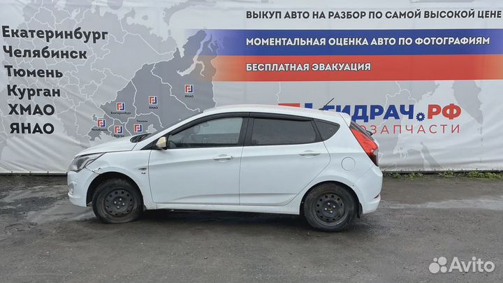 Бампер задний Hyundai Solaris (RB) 86610-4L710