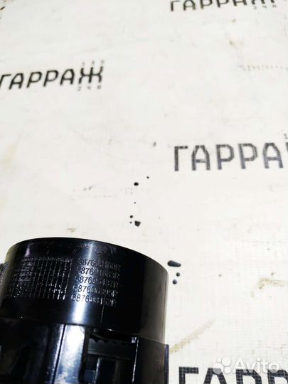 Дефлектор воздушный правый Renault Sandero 2