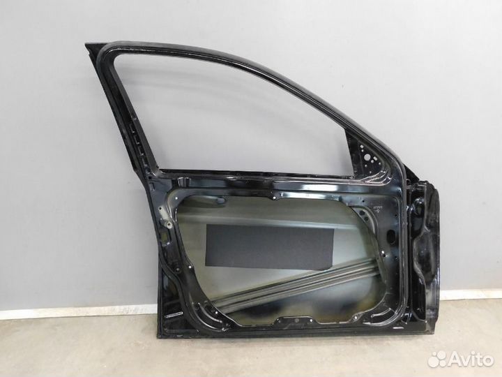 Дверь передняя левая Mercedes-Benz C-Class