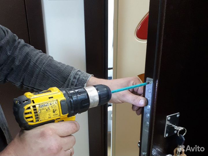 Вскрытие авто, дверей, сейфов, замена замков 24ч