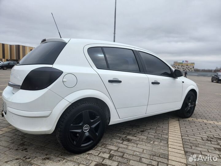 Opel Astra 1.6 МТ, 2012, 185 000 км