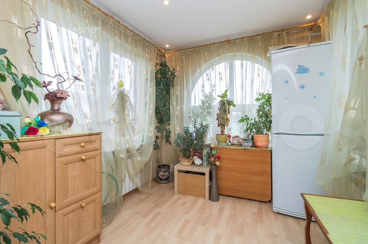 Дом 337,6 м² на участке 8,7 сот.