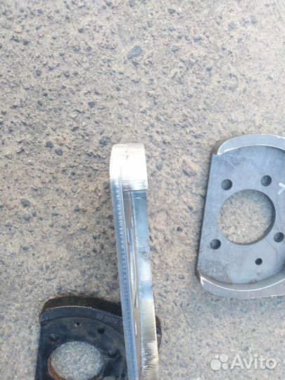 Фланец крепления заднего суппорта