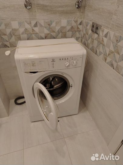 Стиральная машина indesit 5кг