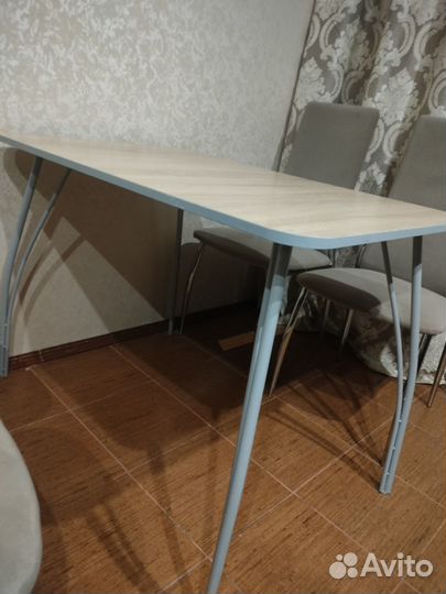 Кухонный стол