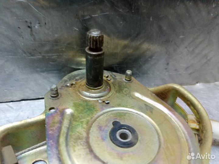 Стеклоподъемный механизм передний правый LADA 1111