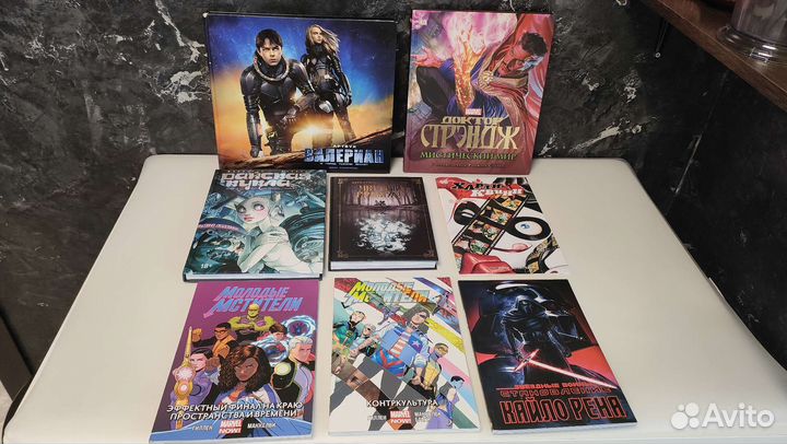 Графические романы и комиксы