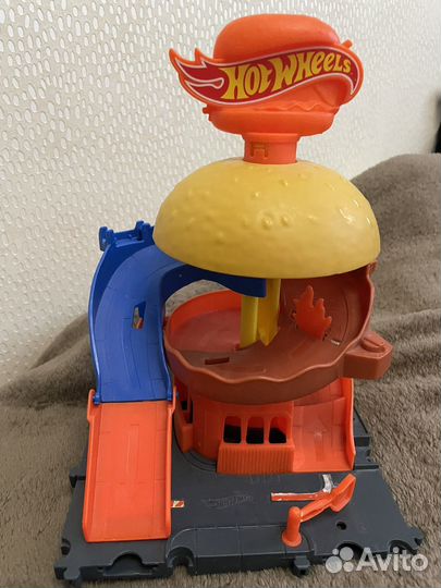 Hot wheels набор