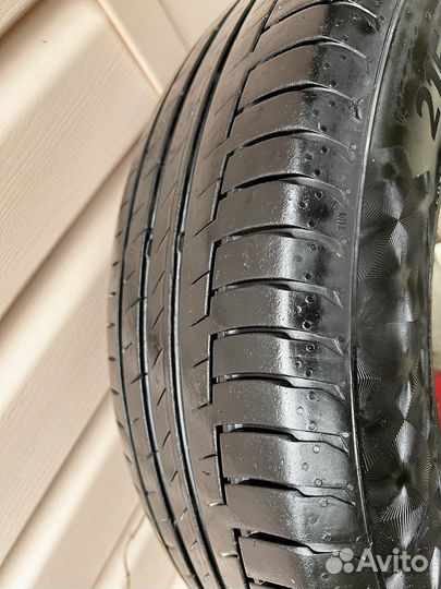 Continental PremiumContact 6 215/65 R17 99V