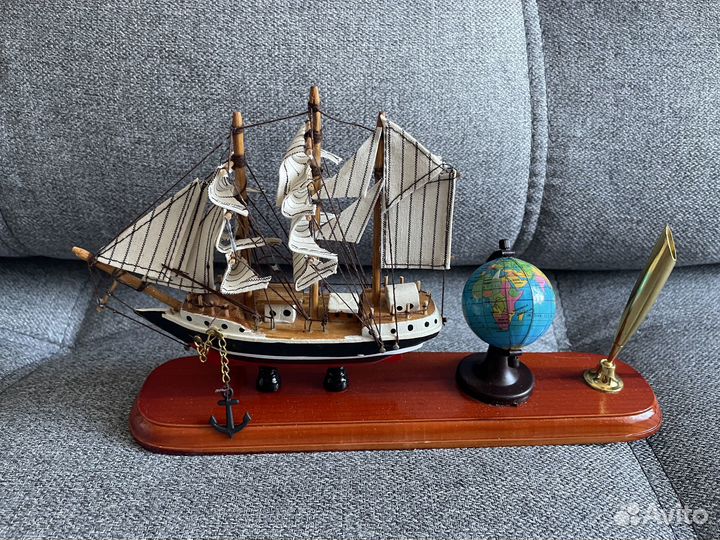 Декоративный кораблик