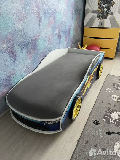 Детская кровать машина с матрасом