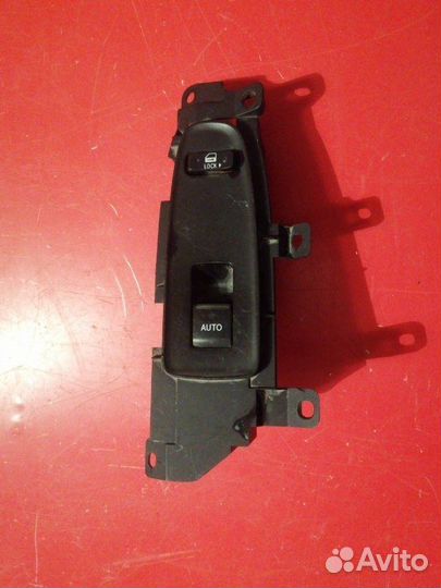 Кнопка стеклоподъемника правая Lexus Gs S190