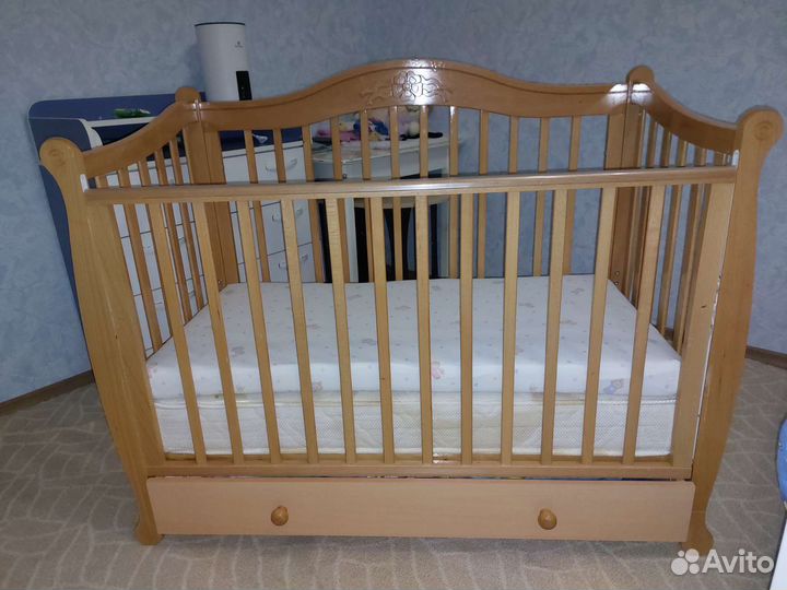 Детская кроватка