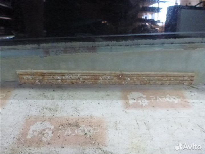 Стекло двери заднее левое Toyota Prius NHW20