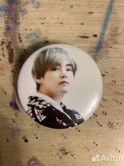 Значки, брелоки, закладка bts, genshin, тик ток