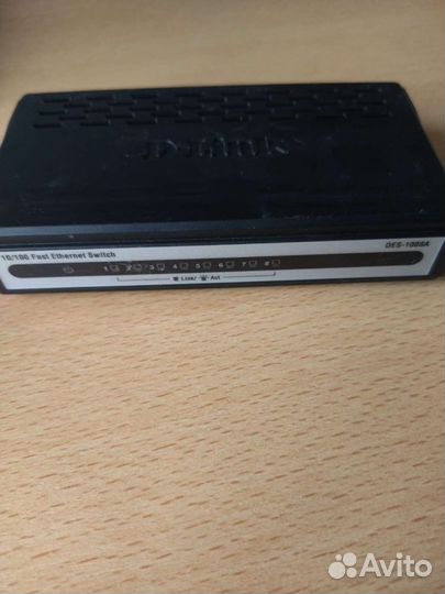 Коммутатор D-Link DES-1008A
