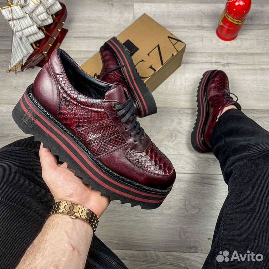 Ботинки из натуральной кожи питона