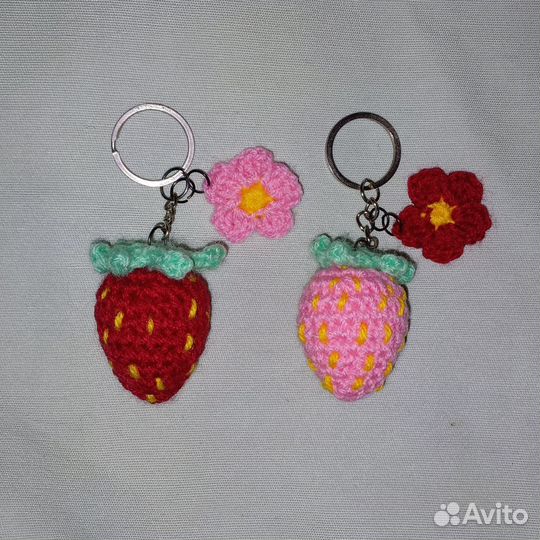 Вязаный брелок