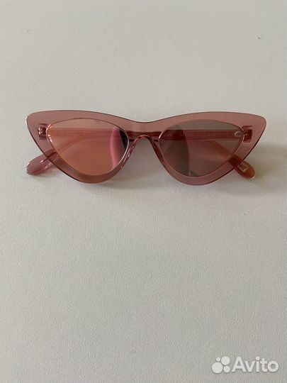 Солнцезащитные очки женские брендовые