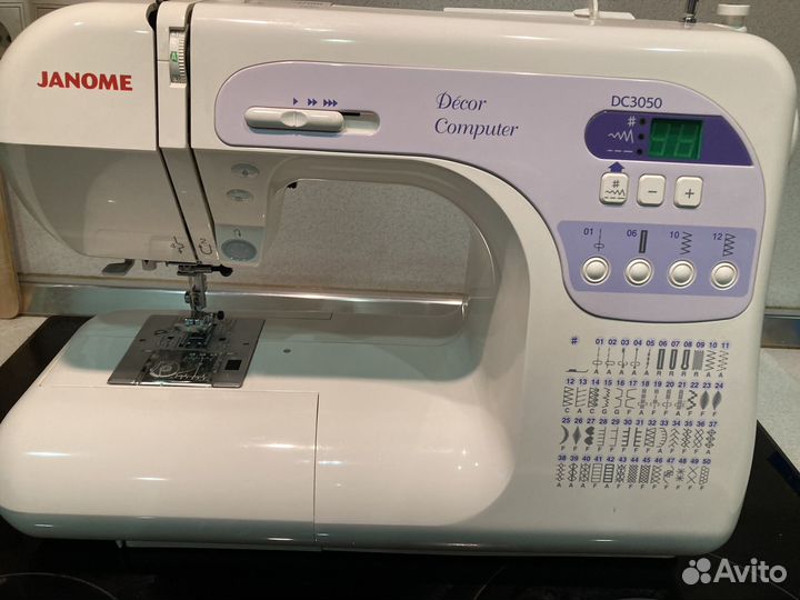 Швейная машина Janome DC3050