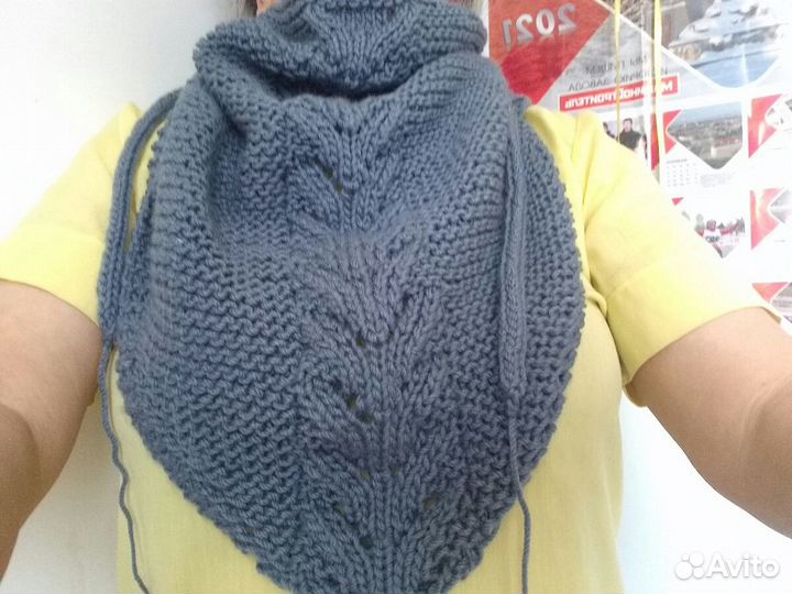 Косынка на шею связанная спицами.Цвет серый.Длина