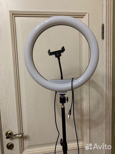 Кольцевая лампа со штативом