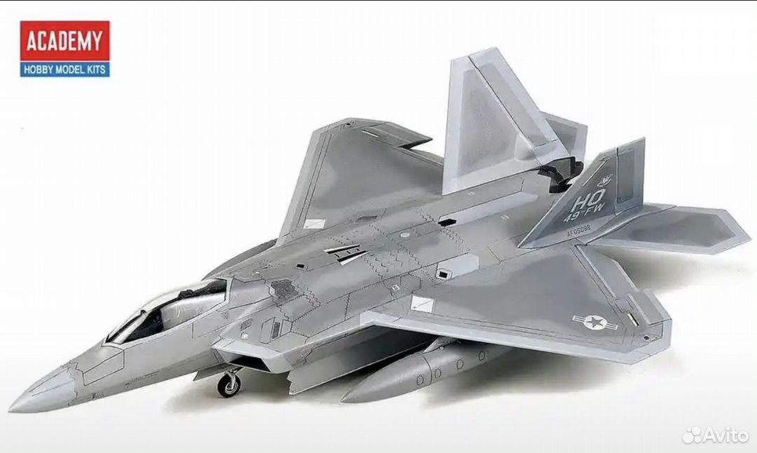 Сборная модель самолёта F-22A новая