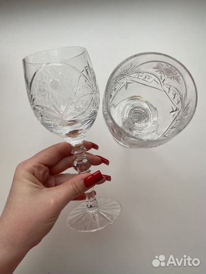 Набор винных бокалов из 4 штук