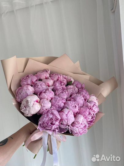 Шикарный букет из пионов Голландия