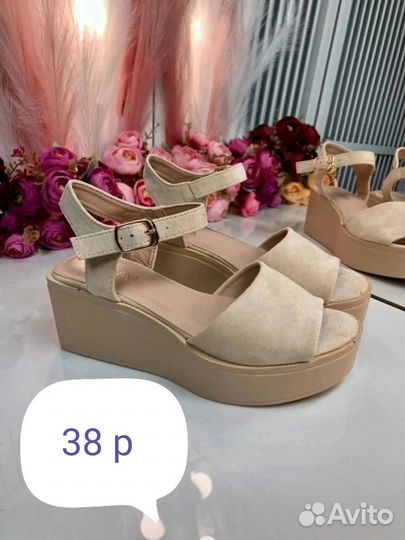 Новые босоножки 38 размер