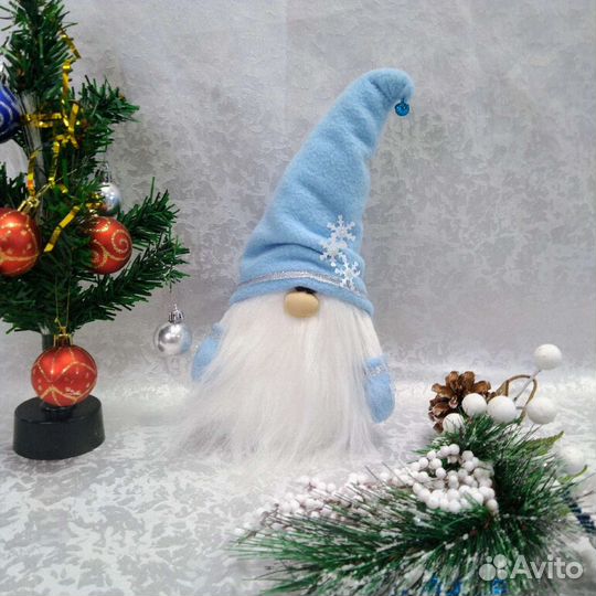 Игрушка гном