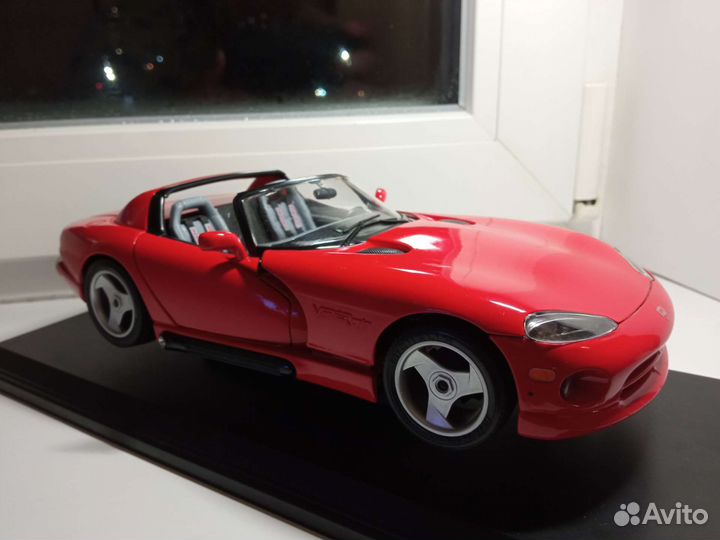 Dodge Viper 1:18