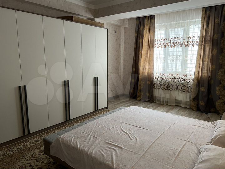 2-к. квартира, 70 м², 12/14 эт.