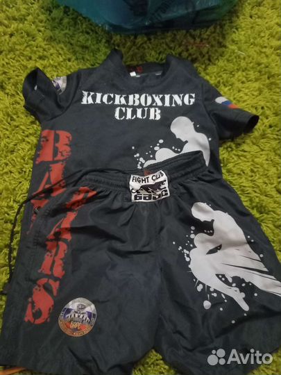 Шорты и футболка для бокса
