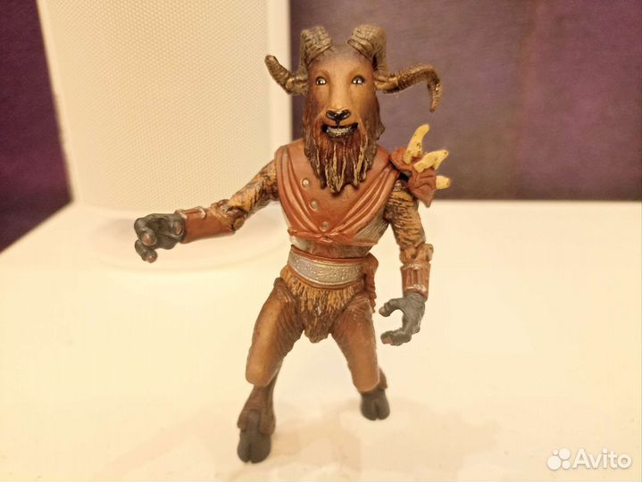 Фигурки разных героев фильмов и мультфильмов