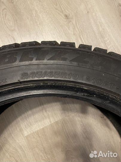 Bridgestone Blizzak Spike-02 245/45 R19