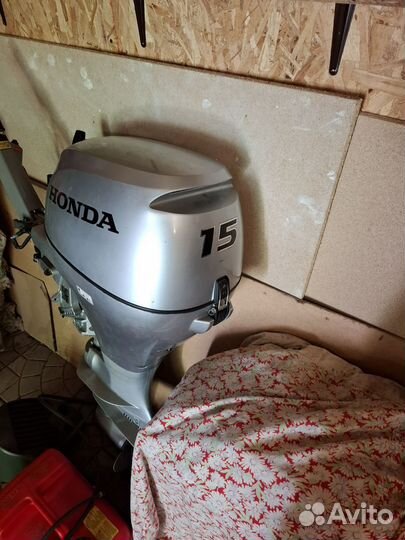 Продаётся лодочный мотор honda BF15