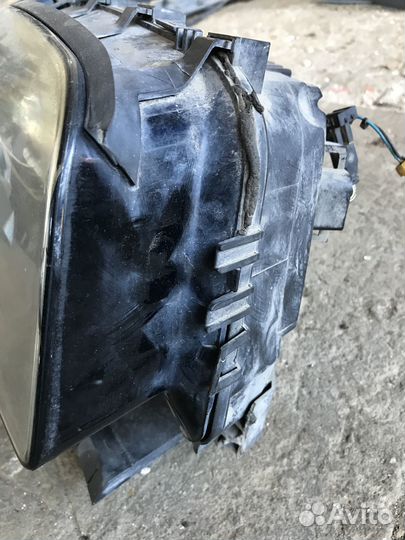 Передняя правая фара BMW X3 Е83