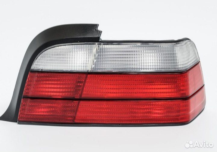 Фонарь правый задний в крыло BMW E36