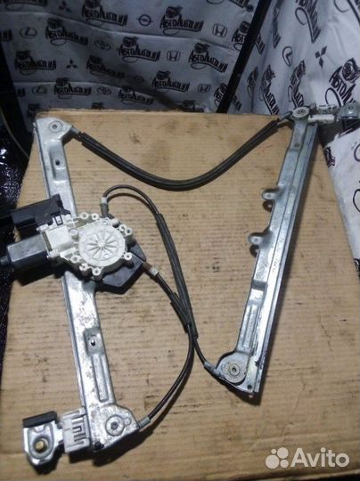 Стеклоподъемник передний правый Mitsubishi Colt