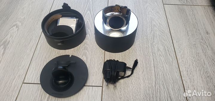 Смарт часы samsung gear 3 classic