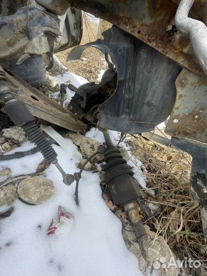 Передний рычаг левый правый Primera P11 Рест