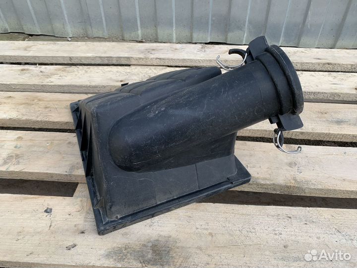 Крышка корпуса воздушного фильтра Мерседес W202