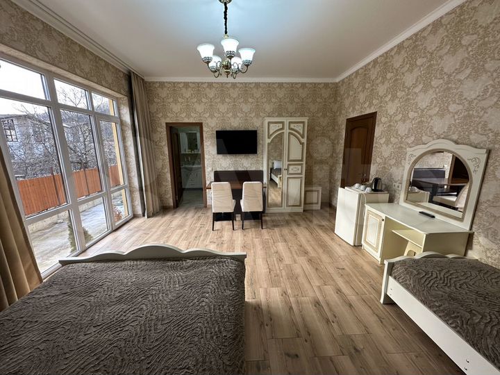 Гостиница, 350 м²