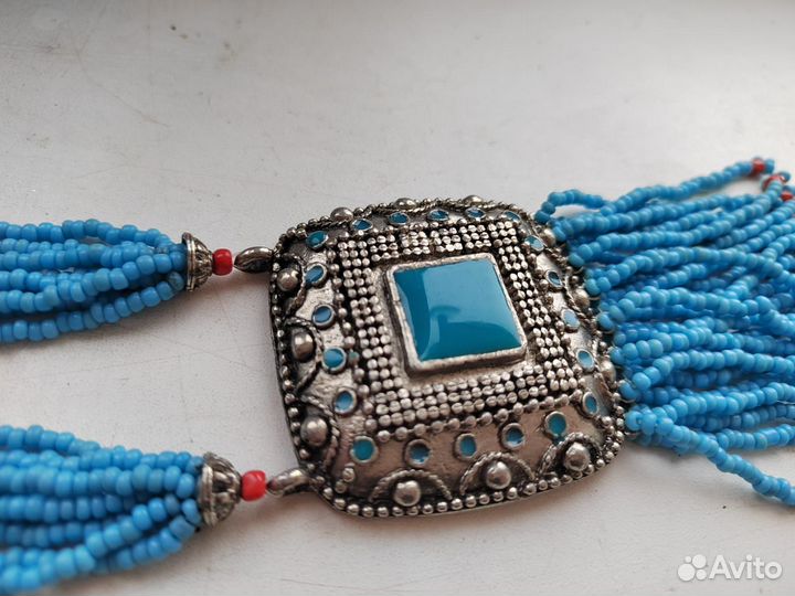 Украшение из бисера