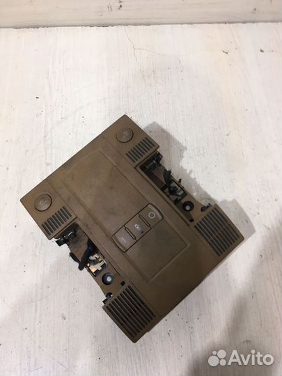 Плафон подсветки салона Ауди A8 D3