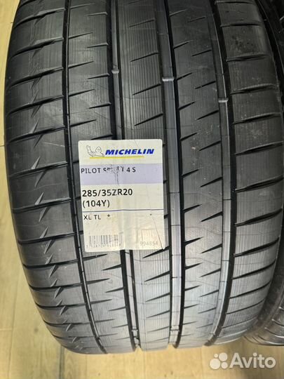 Michelin Pilot Sport 4 S 315/30 R20 и 285/35 R20 104Y