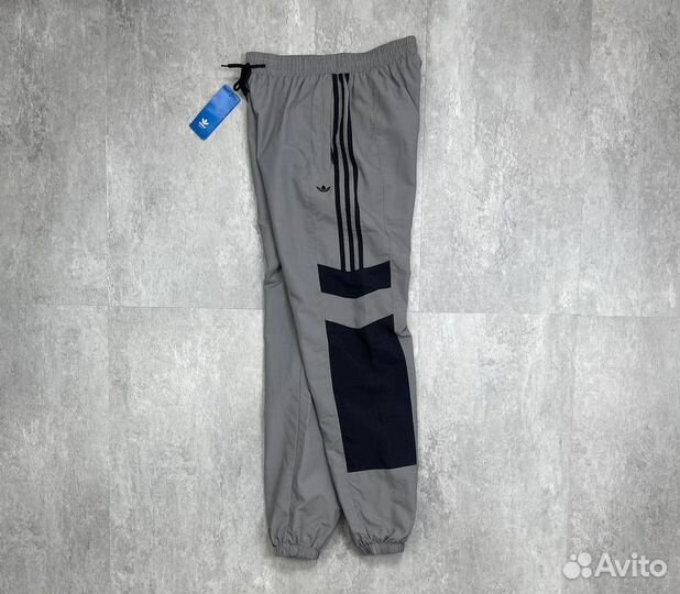 Спортивные штаны Adidas